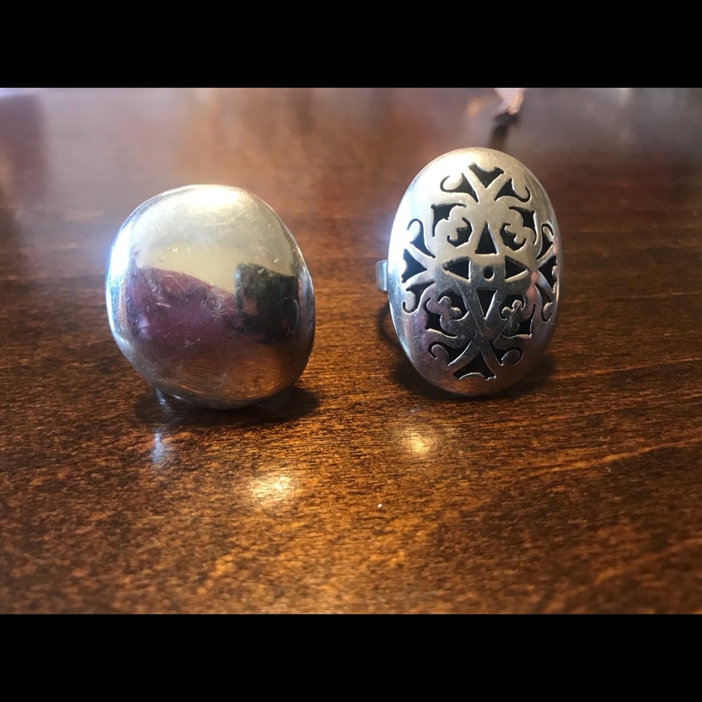 2 silver rings
